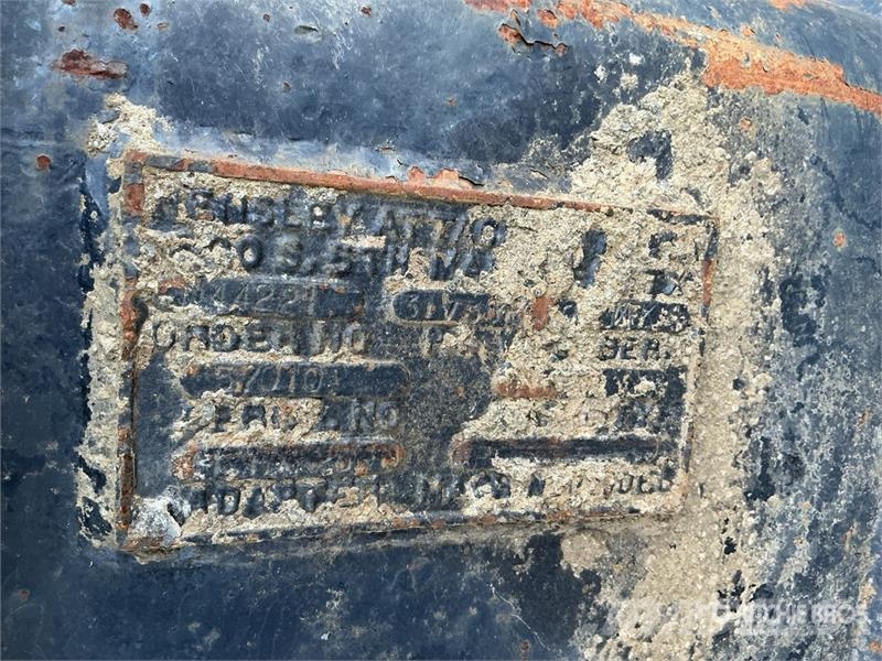 34 in V-Ditching Excavator Bucket Kašike / Korpe