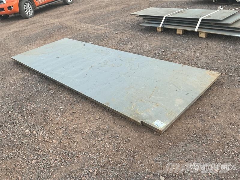  4 ft 5 in x 12 ft 1 in (1 in Thick) Steel Plates Drugi deli