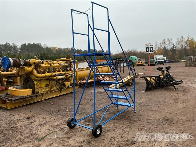  6 ft Rolling Ladder Iekrāvēji un platformas