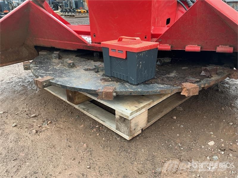 60 in Skid Steer Brush Cutter Навісні та причіпні косарки