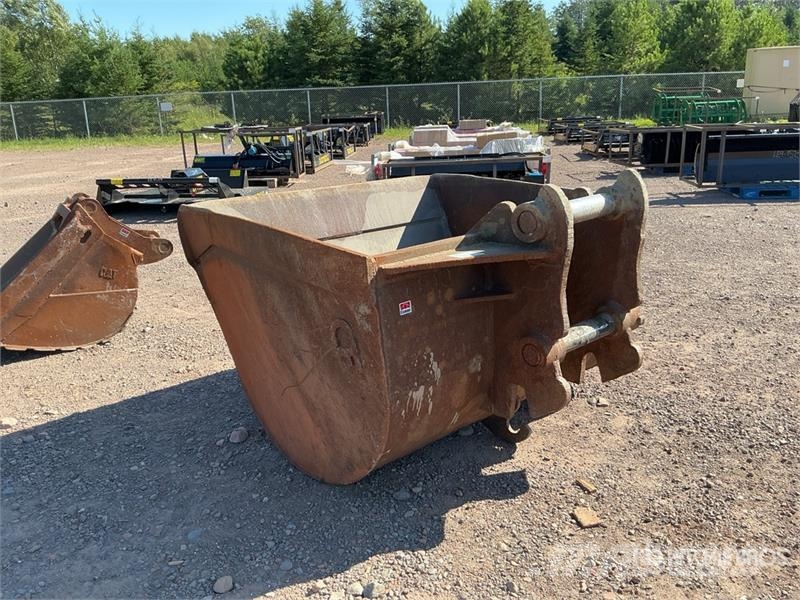 62 in Q/C Cleanup Excavator Bucket - Fits Cat 320 挖斗