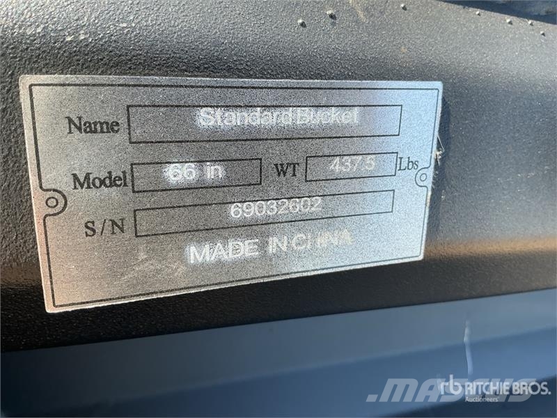 66 in Skid Steer Bucket (Unused) Kanalak