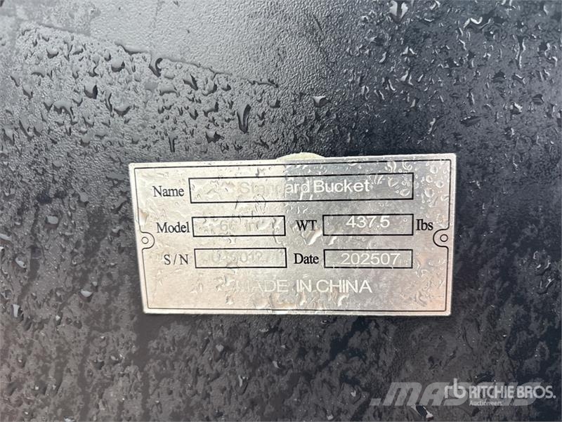  66 in Skid Steer Bucket (Unused) Łyżki do ładowarek