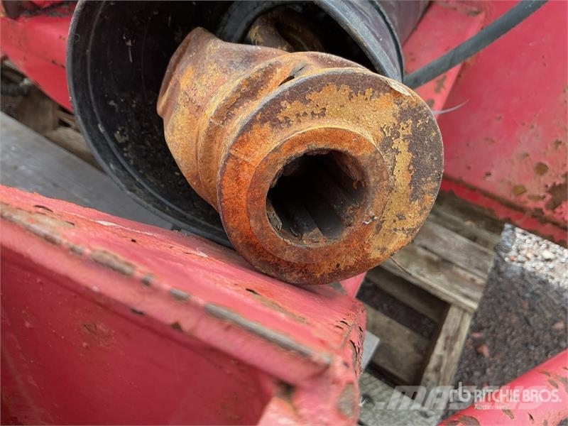 7 ft 2 in Snow Blower - Fits Tractor Lumefreesid