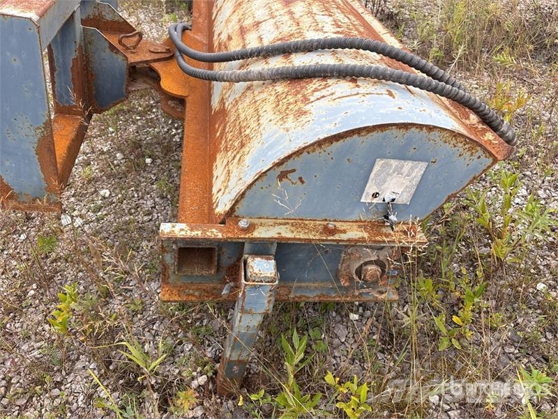 72 in Angle Skid Steer Broom Harjad
