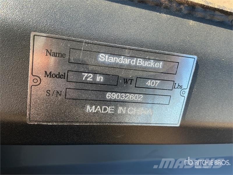 72 in Skid Steer Bucket (Unused) Kanalak