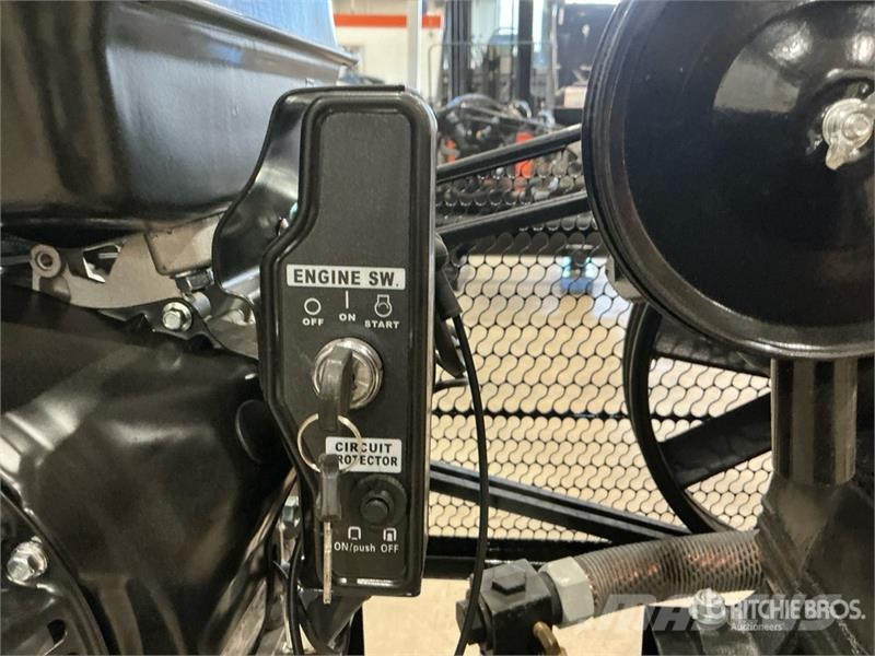 AGT AC 40 gal Air Compressor (Unused) Compressors
