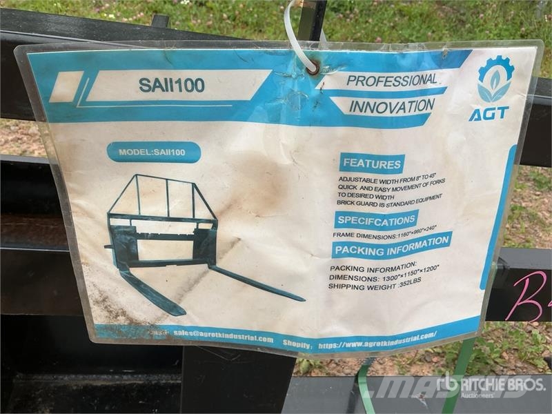 AGT SAII100 48 in Skid Steer Forks (Unused) 지게차
