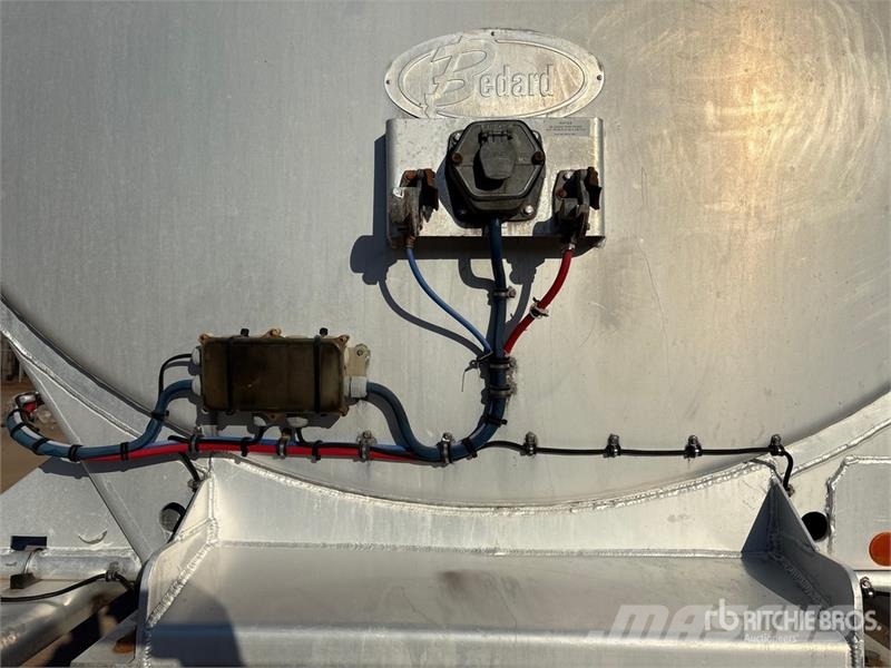 Bedard Lead Pneumatic Bulk Trailer Otros remolques
