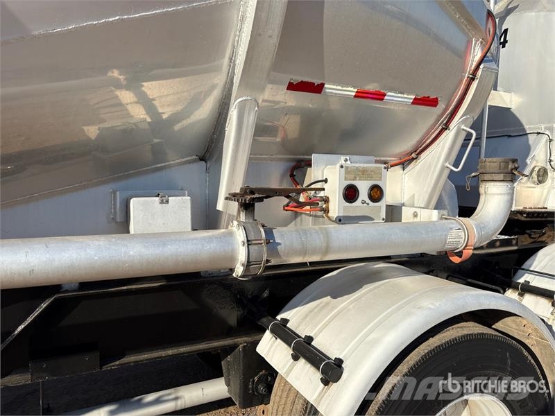 Bedard Lead Pneumatic Bulk Trailer Otros remolques