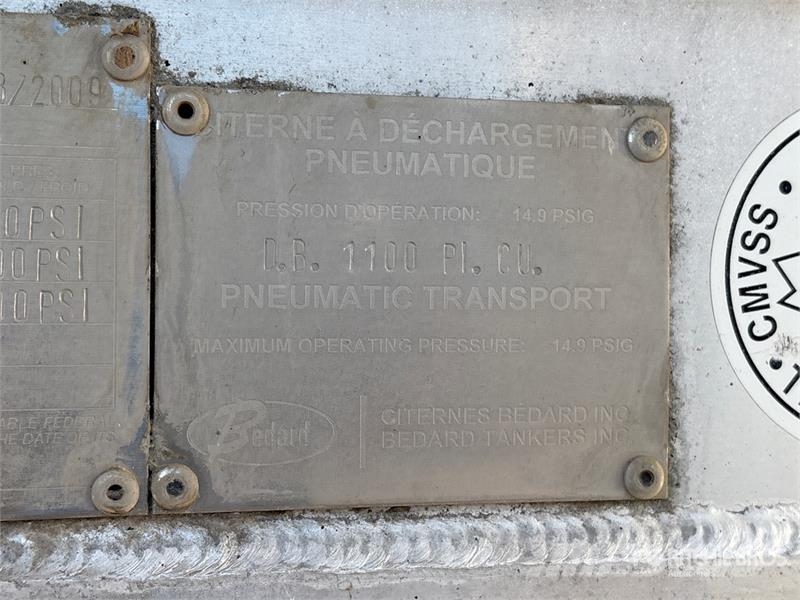 Bedard Lead Pneumatic Bulk Trailer Otros remolques