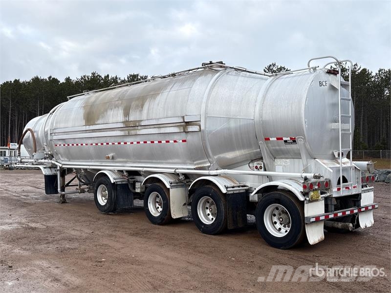 Bedard Quad/A Pneumatic Bulk Trailer Andre hengere