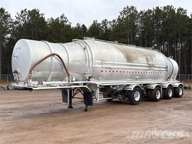 Bedard Quad/A Pneumatic Bulk Trailer Andre hengere