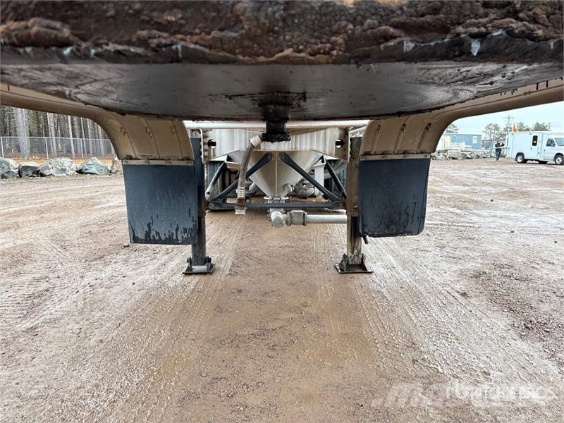 Bedard Quad/A Pneumatic Bulk Trailer Andre hengere