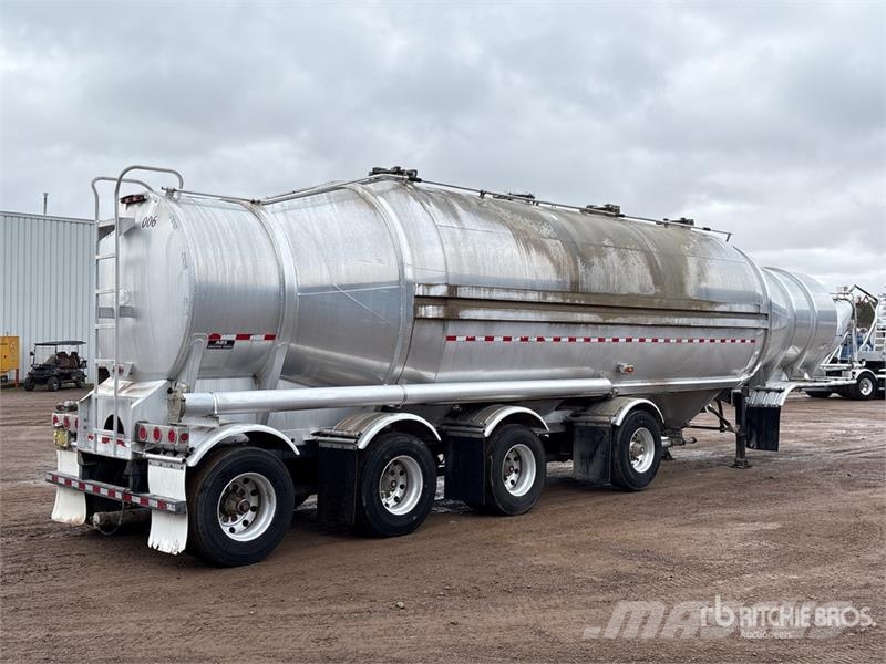 Bedard Quad/A Pneumatic Bulk Trailer Andre hengere