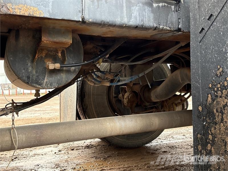 Bedard Quad/A Pneumatic Bulk Trailer Andre hengere