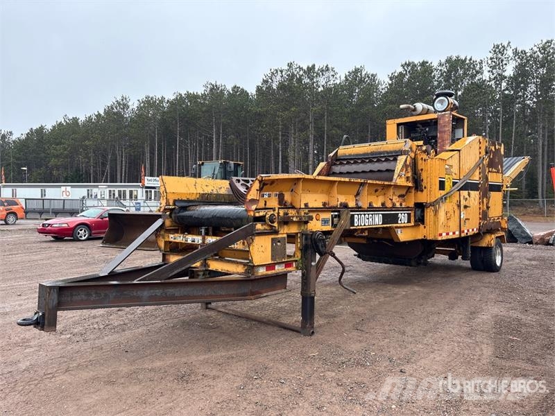 BioGrind 260 Tow-Behind Horizontal Grinder معدات البناء - غير ذلك