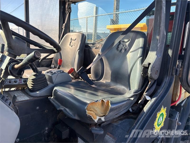 Bobcat 5600 Toolcat 4x4 Utility Vehicle (Inoperable) Pomoćni strojevi