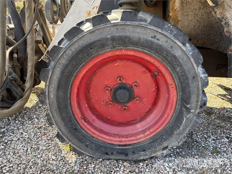 Bobcat 5600 Toolcat 4x4 Utility Vehicle (Inoperable) Pomoćni strojevi