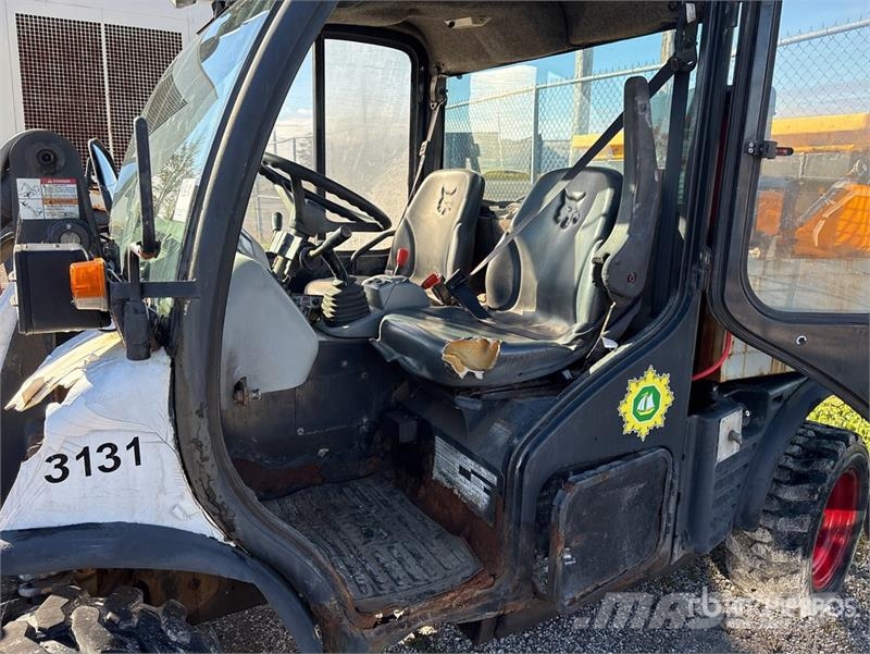Bobcat 5600 Toolcat 4x4 Utility Vehicle (Inoperable) Pomoćni strojevi