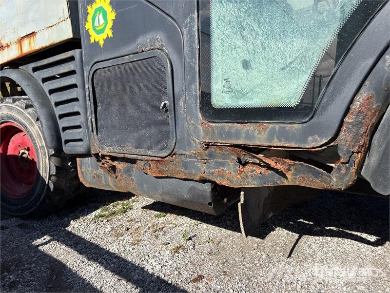 Bobcat 5600 Toolcat 4x4 Utility Vehicle (Inoperable) Pomoćni strojevi