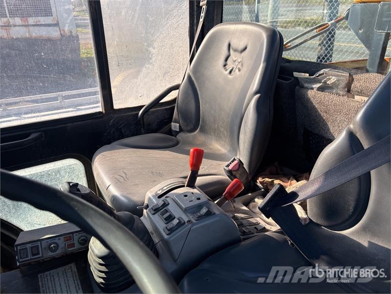 Bobcat 5600 Toolcat 4x4 Utility Vehicle (Inoperable) Pomoćni strojevi