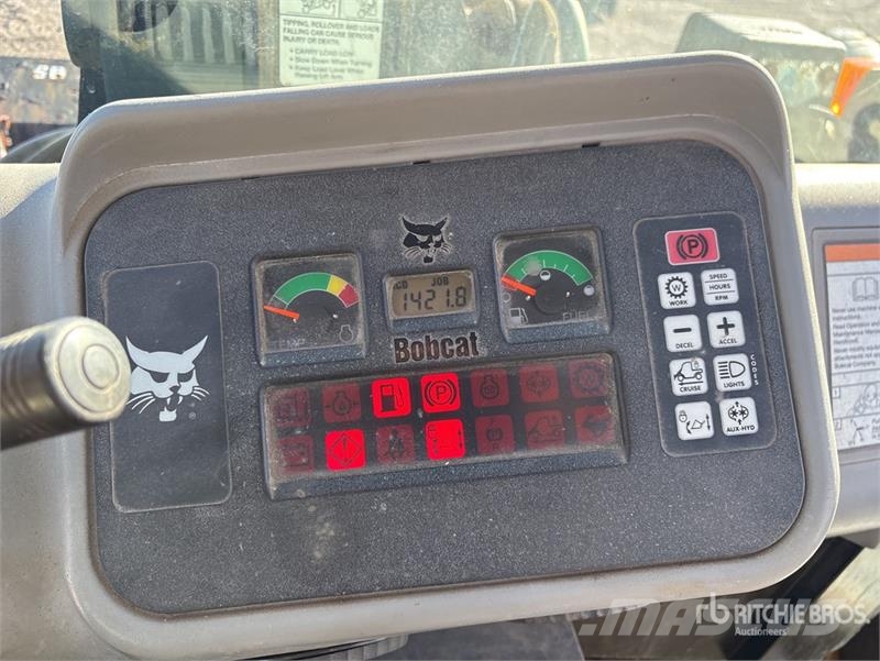 Bobcat 5600 Toolcat 4x4 Utility Vehicle (Inoperable) Pomoćni strojevi