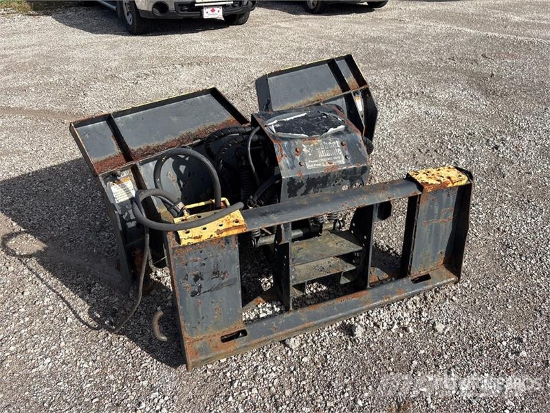 Bobcat 5600 Toolcat 4x4 Utility Vehicle (Inoperable) Pomoćni strojevi