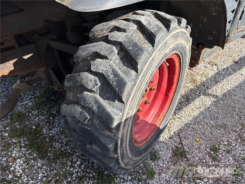 Bobcat 5600 Toolcat 4x4 Utility Vehicle (Inoperable) Pomoćni strojevi