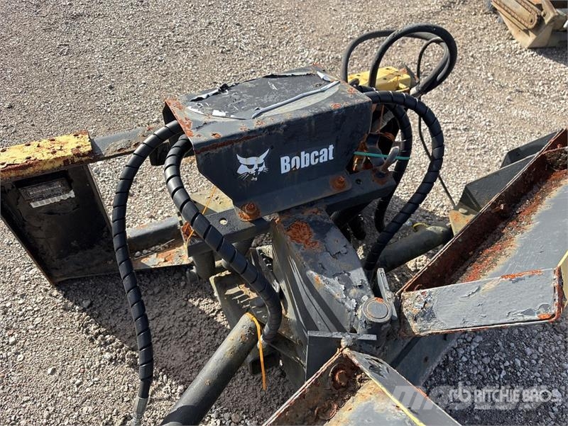 Bobcat 5600 Toolcat 4x4 Utility Vehicle (Inoperable) Pomoćni strojevi