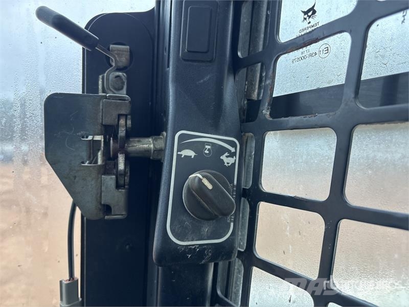 Bobcat T590 لوادر انزلاقية التوجيه