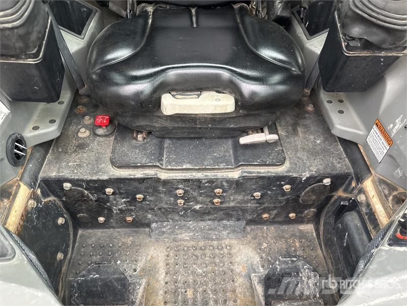 Bobcat T590 لوادر انزلاقية التوجيه