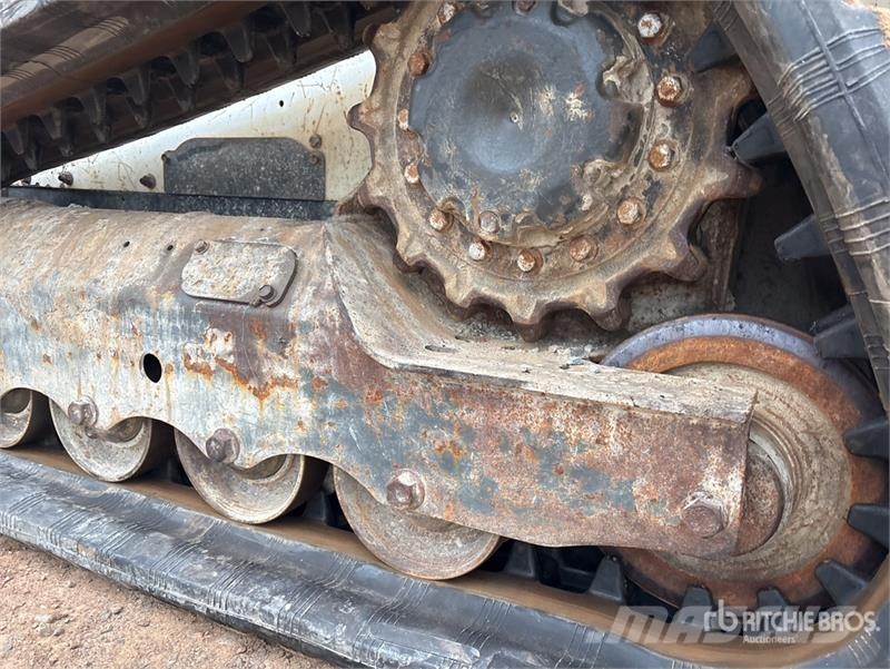 Bobcat T590 لوادر انزلاقية التوجيه
