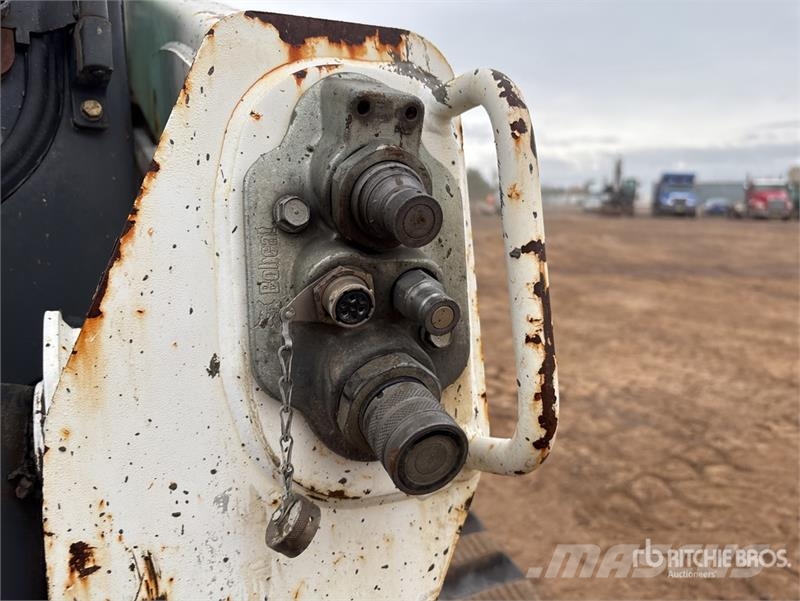 Bobcat T590 لوادر انزلاقية التوجيه