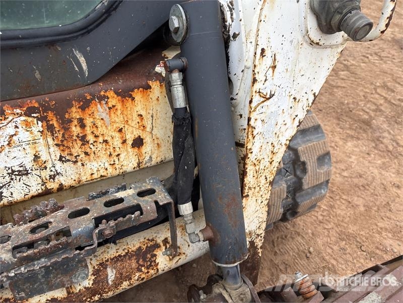 Bobcat T590 لوادر انزلاقية التوجيه