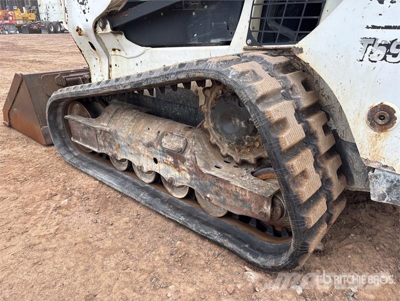Bobcat T590 لوادر انزلاقية التوجيه