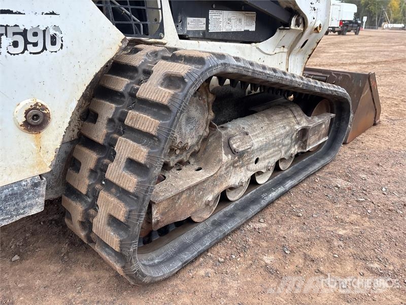 Bobcat T590 لوادر انزلاقية التوجيه