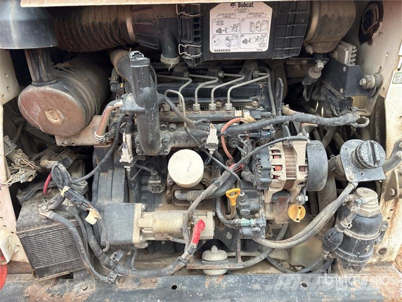 Bobcat T590 لوادر انزلاقية التوجيه