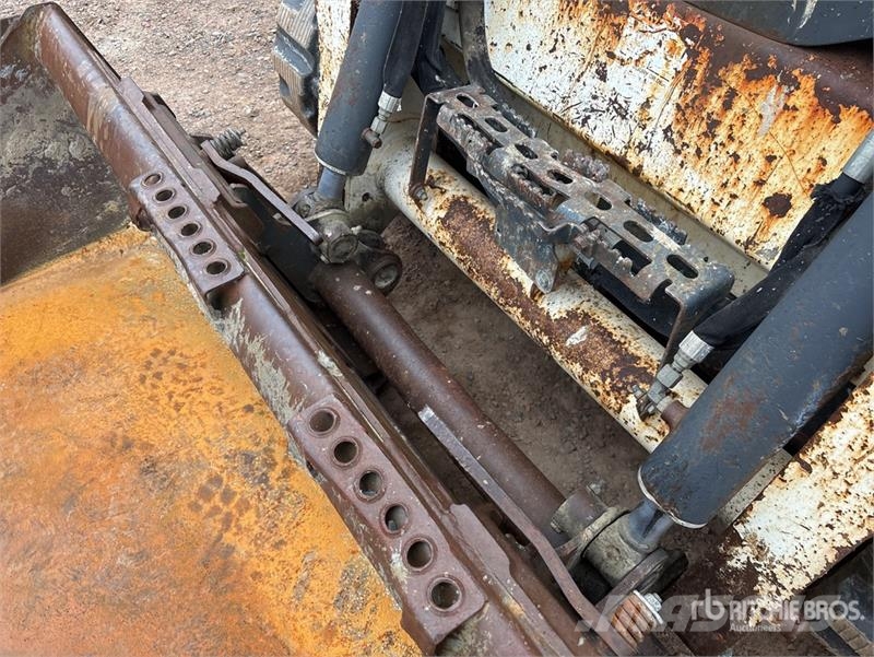 Bobcat T590 لوادر انزلاقية التوجيه