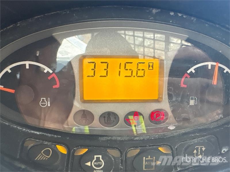 Bobcat T630 スキッドステアローダー