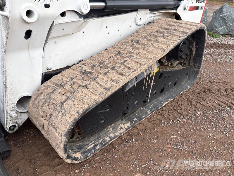 Bobcat T630 スキッドステアローダー