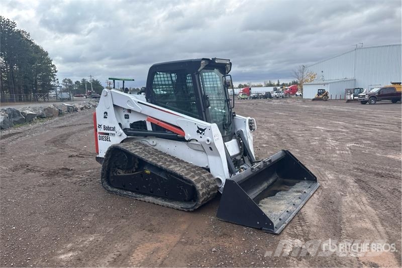 Bobcat T630 スキッドステアローダー