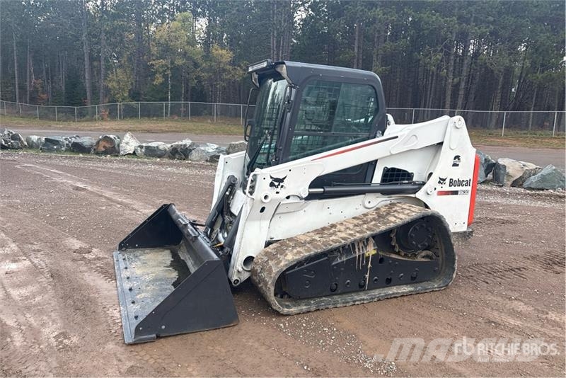 Bobcat T630 スキッドステアローダー