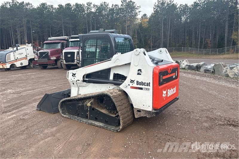 Bobcat T630 スキッドステアローダー