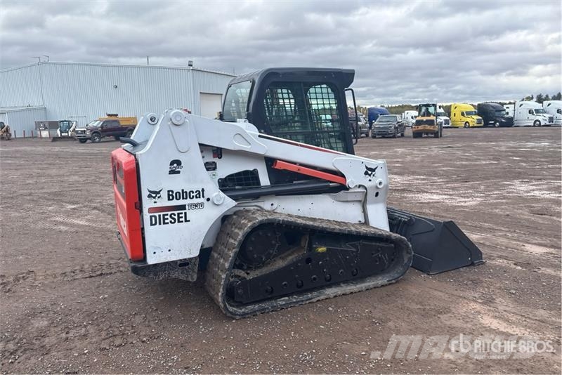 Bobcat T630 スキッドステアローダー