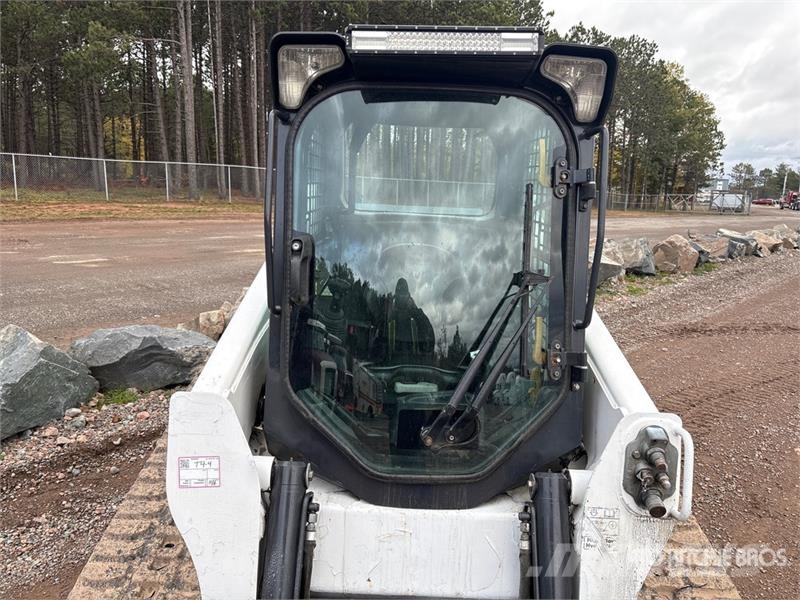 Bobcat T630 スキッドステアローダー