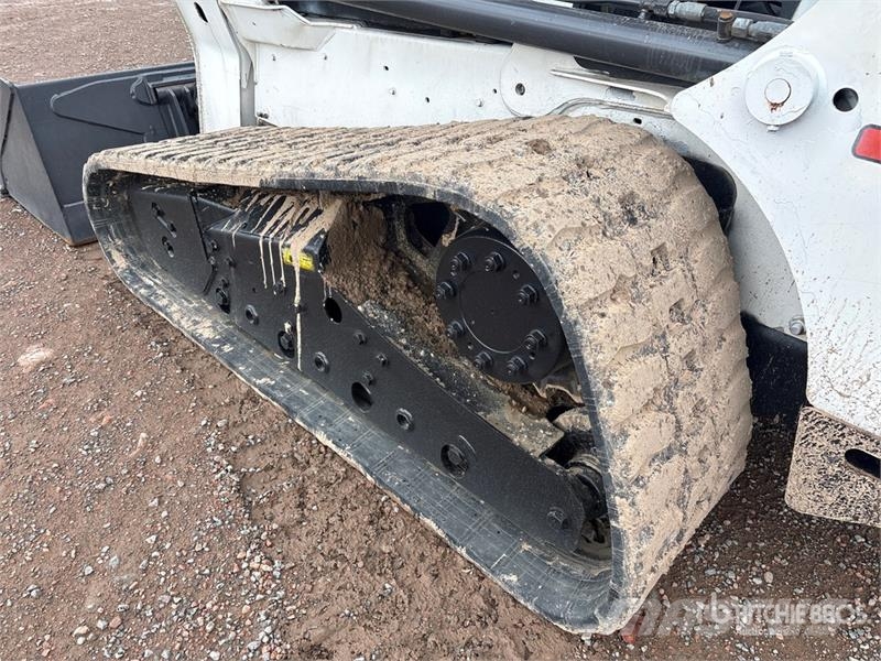 Bobcat T630 スキッドステアローダー