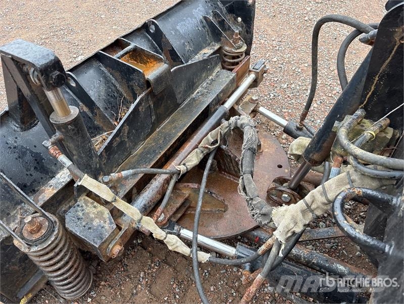 Bombardier SW-48 Tracked Sidewalk Plow その他部品