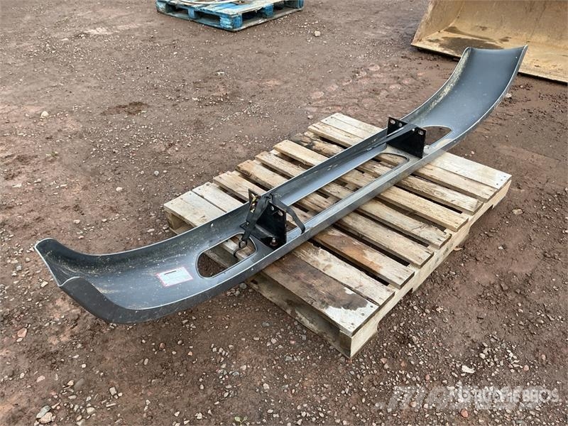  Bumper - Fits Truck معدات النقل - غير ذلك