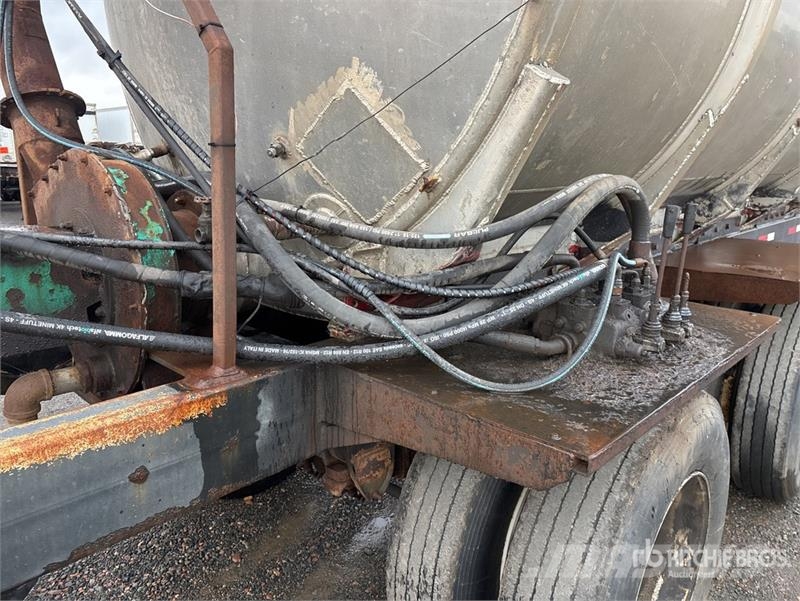 Bunker 8000 gal T/A Liquid Tanker Trailer Tsisternhaagised